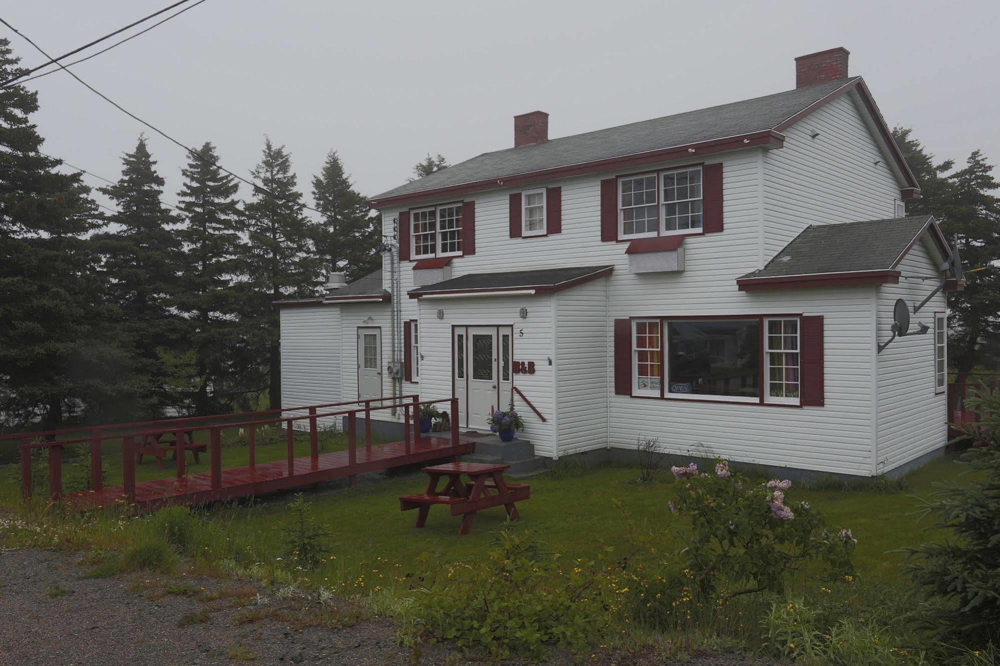 Meems Elliston B&B Exterior foto